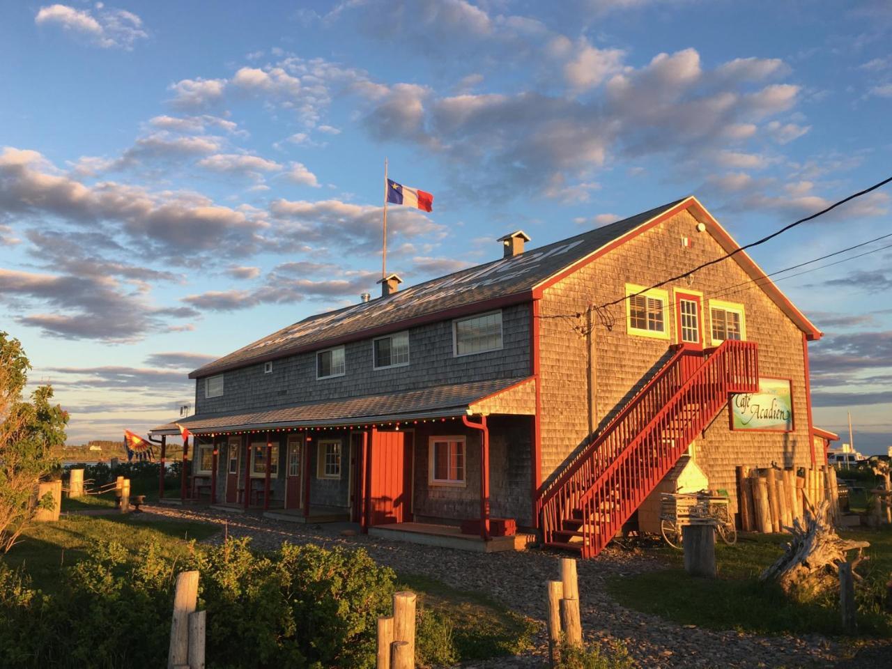 Auberge Cafe Acadien Bonaventure Zewnętrze zdjęcie